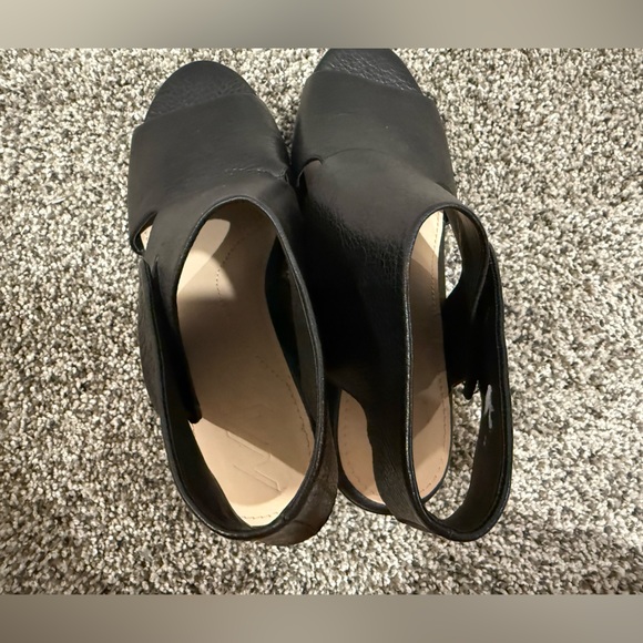 Naya Seeker black leather wedge sandal high heels, size 7.5 - Picture 9 of 13